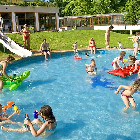 בית נופש Holiday Balaton H623.2 *